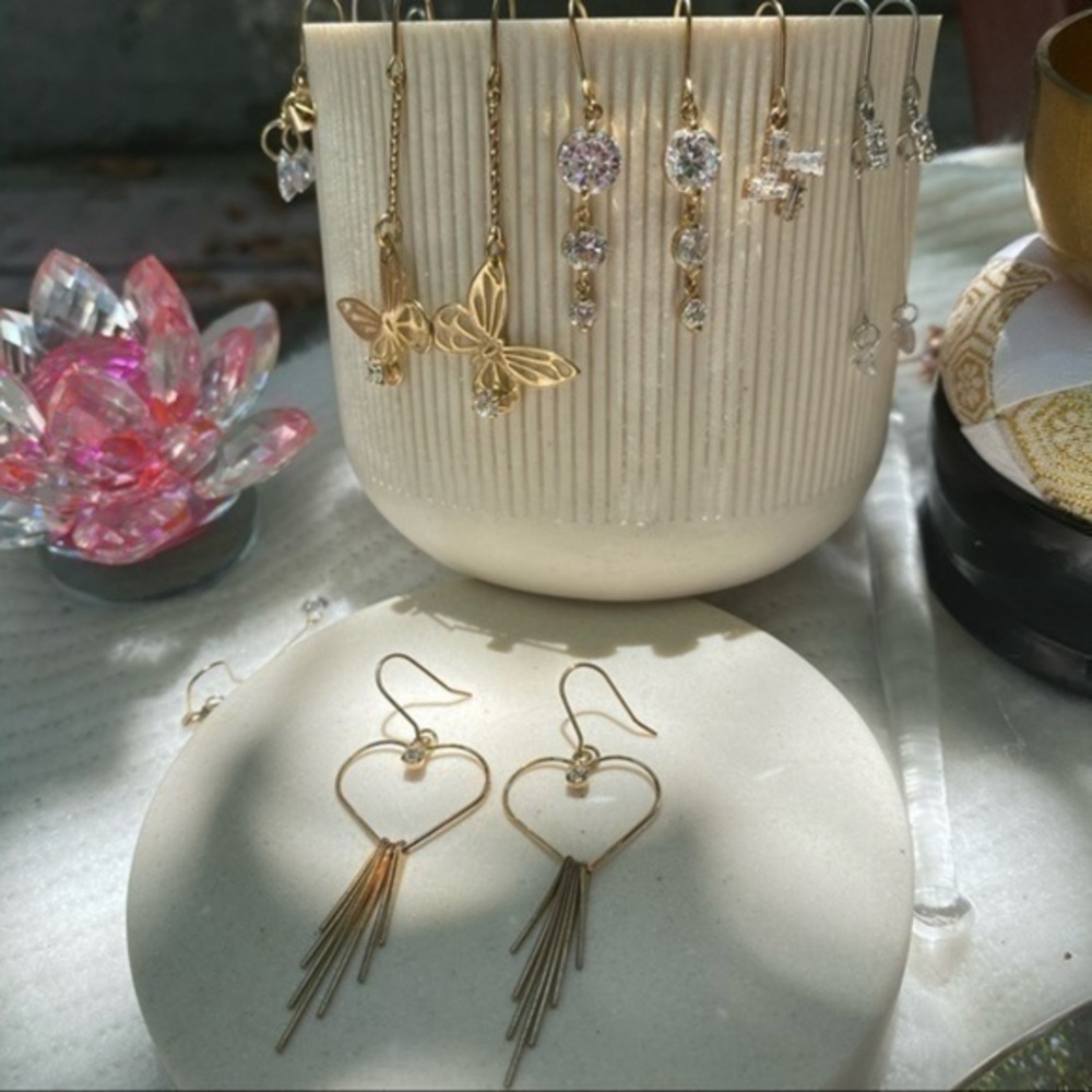 Jewelry - Picture 1 of 15